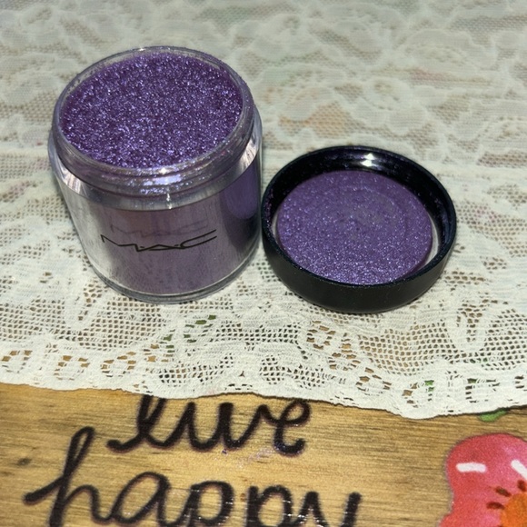 Mac Violet pigment new no box htf - Picture 2 of 2